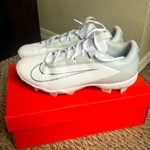 Size 9 - Nike Men's Vapor Edge Shark 2 Football Cleats White - DH5088-100